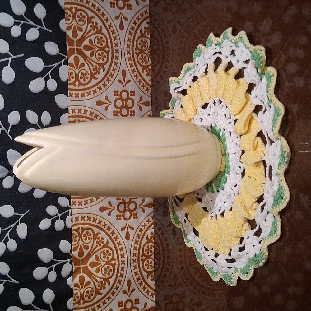 Vintage Tulip Vase - Easter - Picture 3 of 5